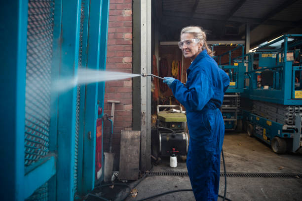 Best Concrete Pressure Washing  in Bloomfield, IN
